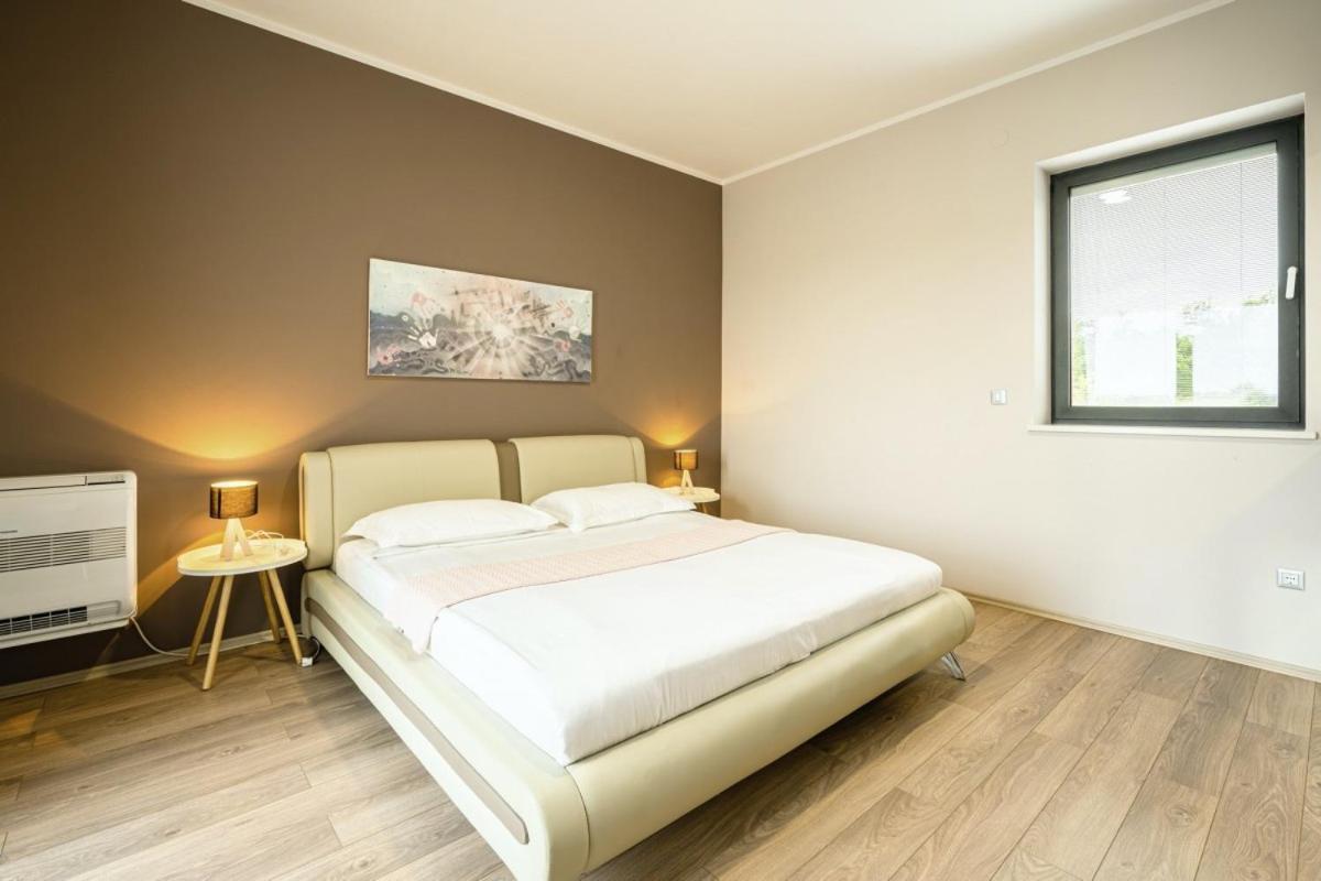 Villa Pedena In Sveta Katarina - Haus Fuer 8-10 Personen Benazici ภายนอก รูปภาพ