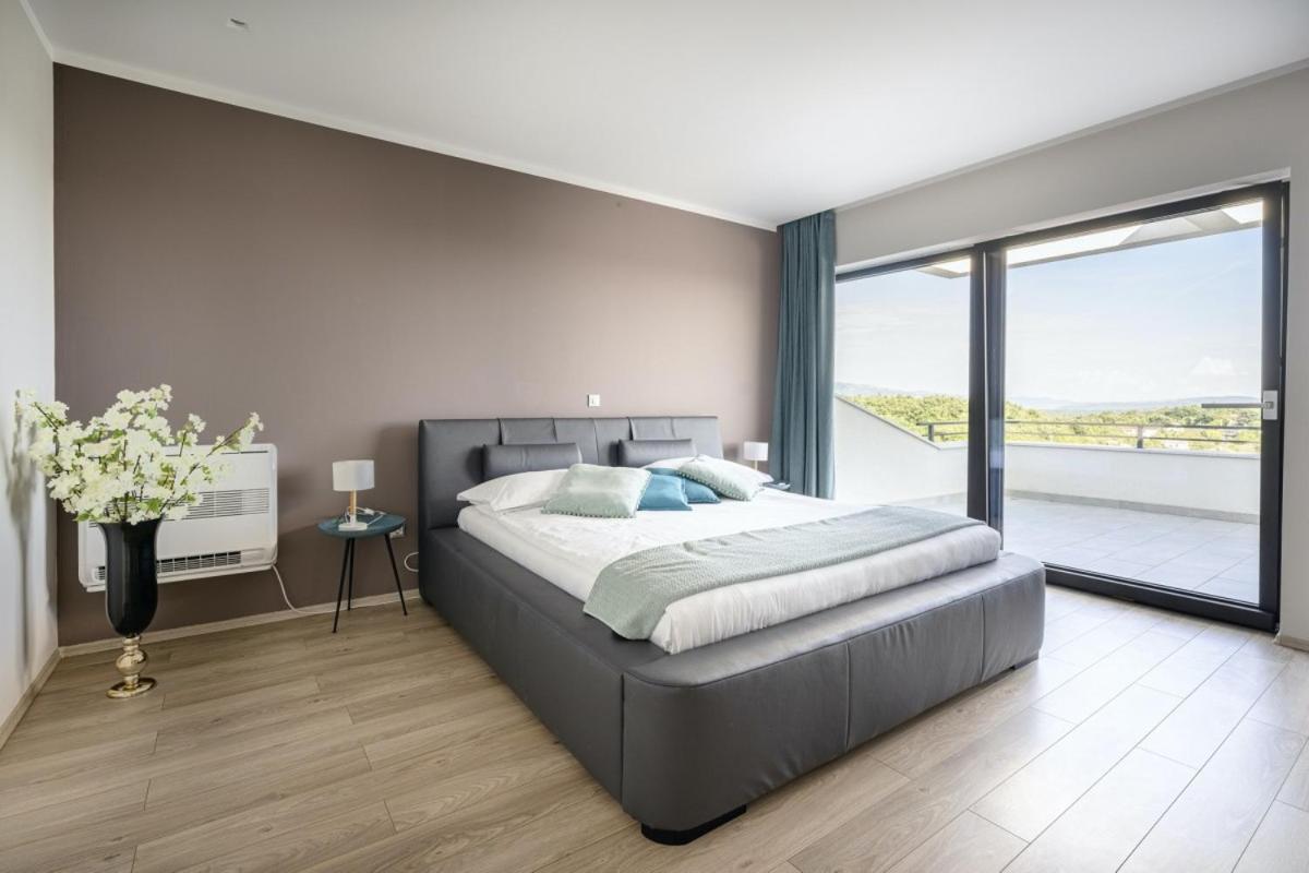 Villa Pedena In Sveta Katarina - Haus Fuer 8-10 Personen Benazici ภายนอก รูปภาพ